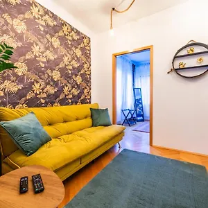 Modernes Apartament