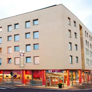 Western Plaza Hotell